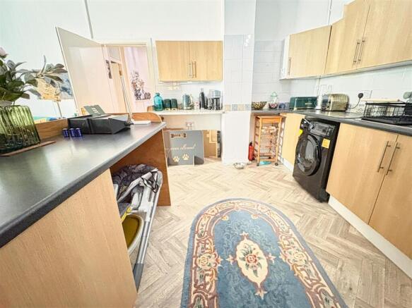 Kitchen/ Living Room