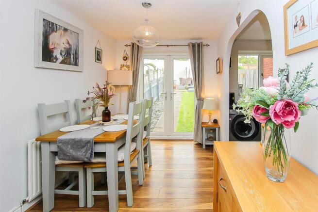 3 bed Town House for sale Image 4