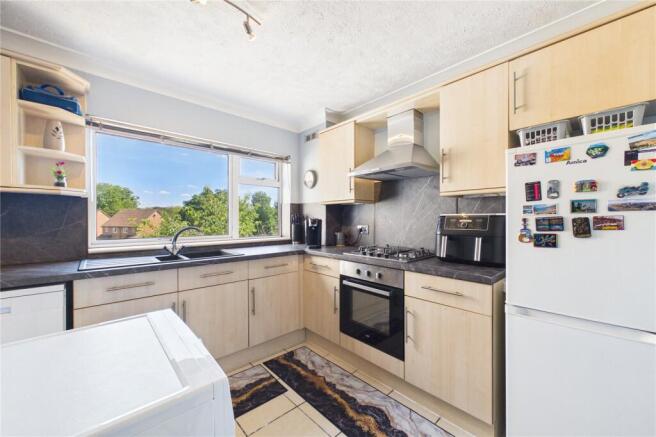 Tunworth Court, Tadley, Hampshire, RG26 photo 4