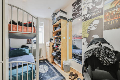 Spencer Mews, Palmers Green, London, N13