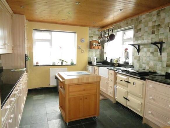 KITCHEN AREA