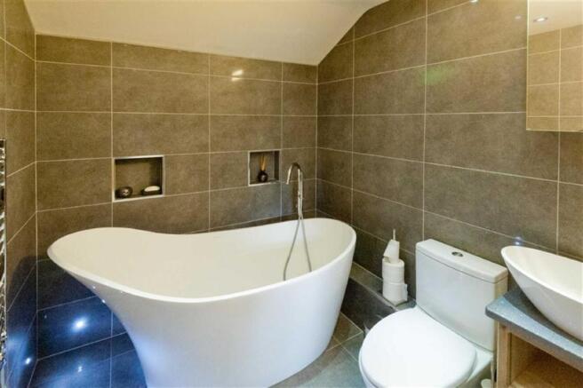 EN SUITE BATHROOM