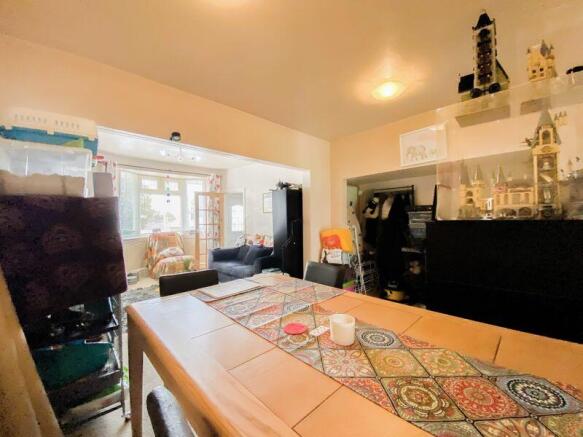 LOUNGE/DINER