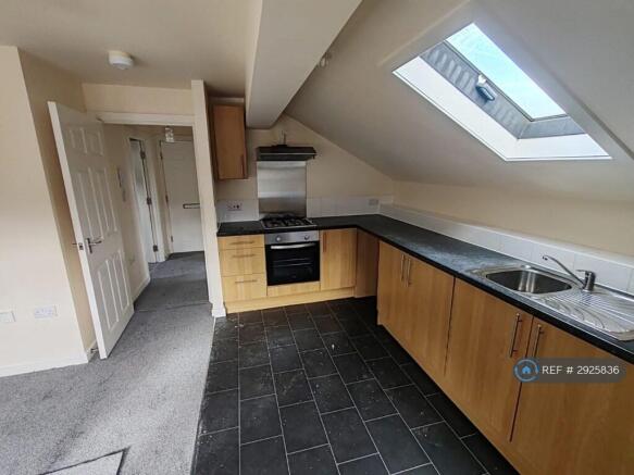 1 bed Flat to rent Image 7