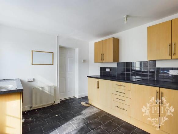 3 bed End of Terrace to rent Image 4