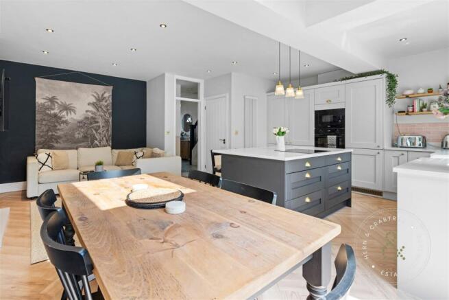 St Martins Road, Caerphilly, Hern Crabtree (10).jp