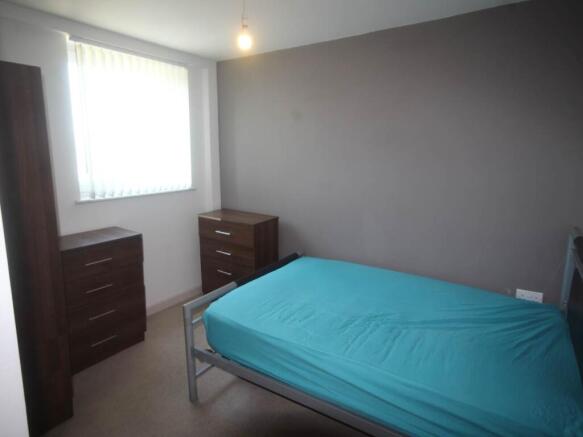 2 bed Flat to rent Image 9