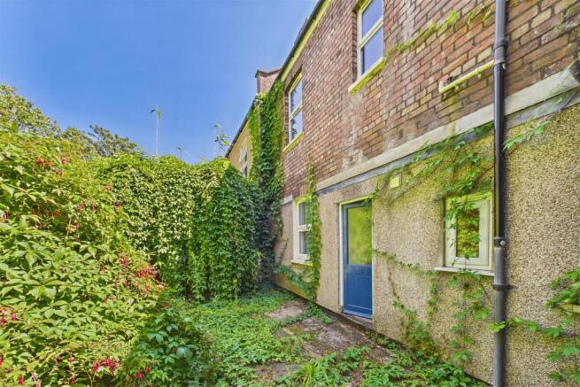 62 Shaftesbury Avenue,Montpelier, Bristol BS6 5LY