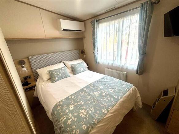 Three bed ABI Windermere, Caldecott Hall Country Park, Beccles Road, Fritton, Norfolk, NR31 9EY photo 5