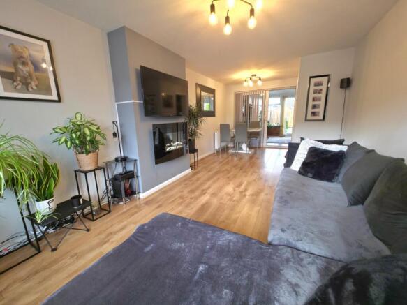 Lounge/Dining Room