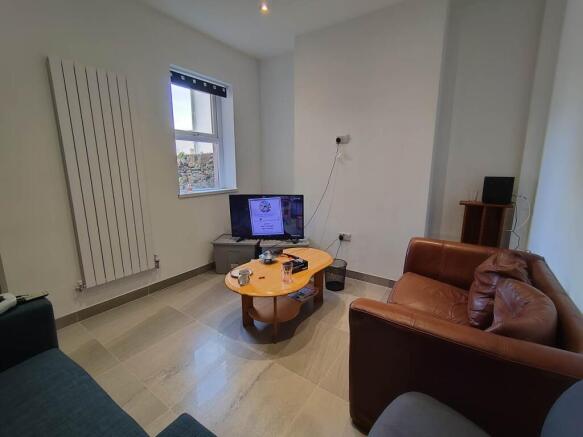 Living room (2)