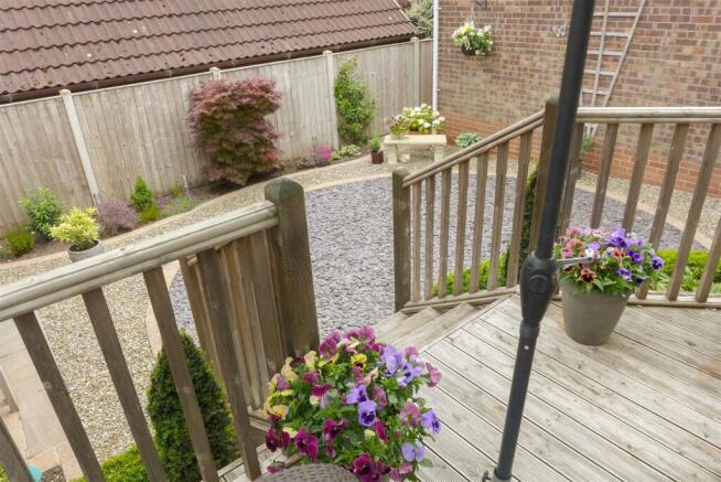 Froscoles decking.jpg