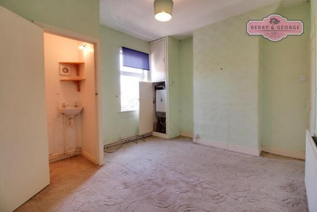 EN-SUITE TOILET
