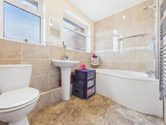 4 bed Semi-Detached for sale Image 9