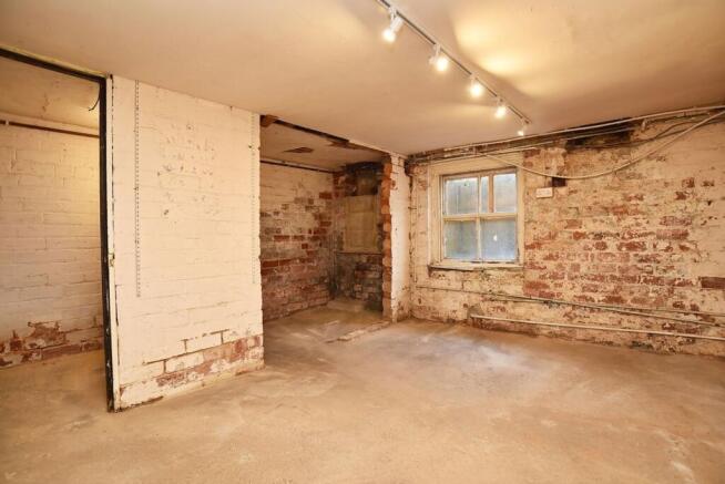 3 bed Terraced for sale Image 12