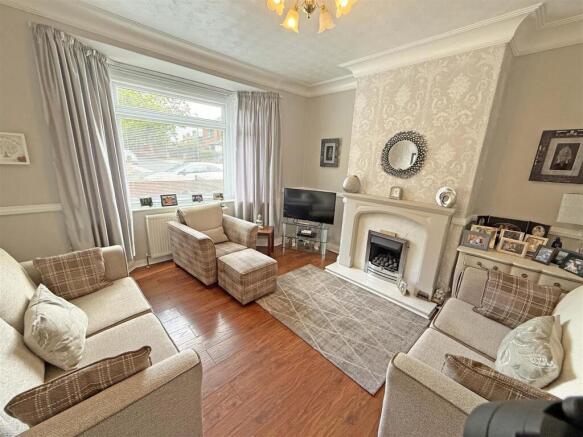 Holly Ave Lounge.jpg