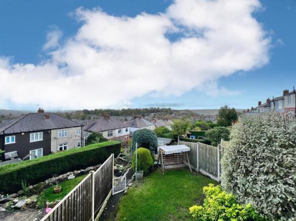 3 bed Semi-Detached to rent Image 11