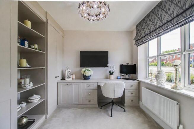 5 bed Detached for sale Image 10