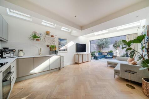 Camborne Road, Southfields, London, SW18