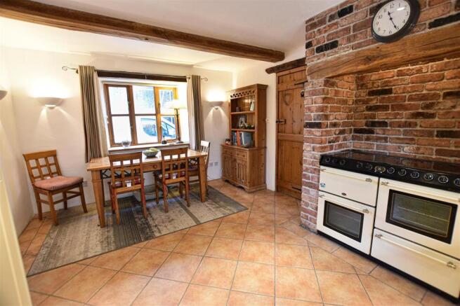 Kitchen 4.jpg