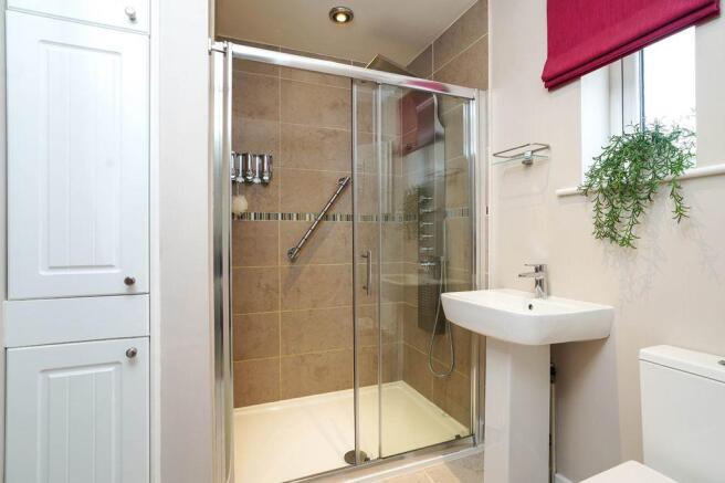 Ensuite to Bed 1