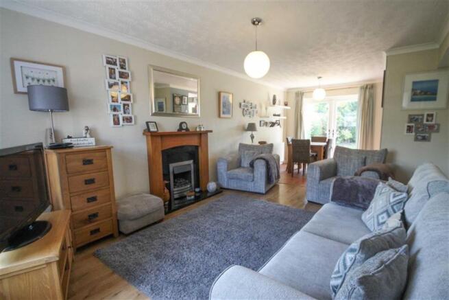 Lounge/dining room