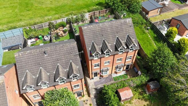 4 bed Semi-Detached for sale Image 4