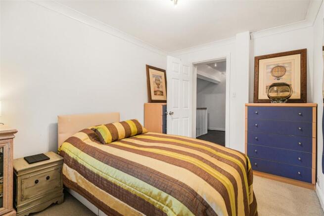 BEDROOM.4.