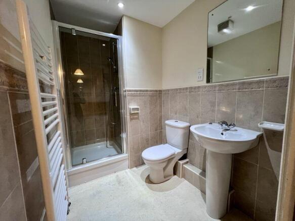 EN SUITE 