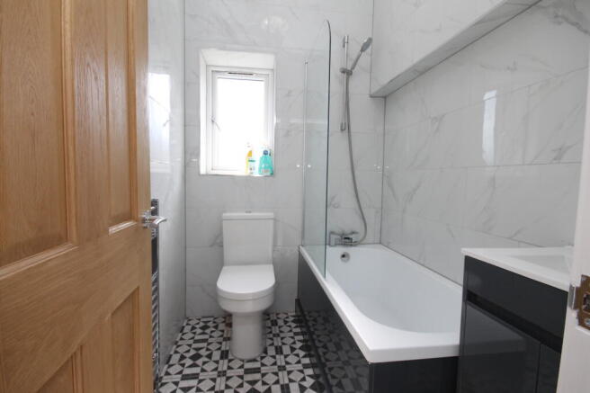 3 bed Terraced for sale Image 6