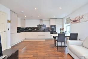 Flat 5, 364, Goswell Road, London EC1V 7LQ