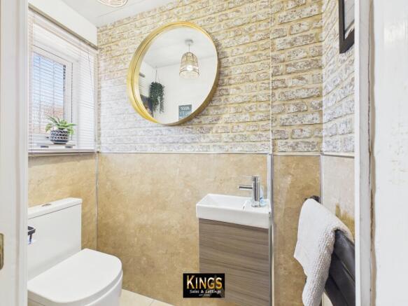 4 bed Detached for sale Image 12
