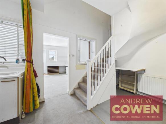 7 bed House for sale Image 7