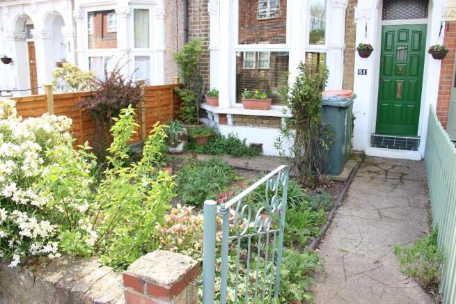 FRONT GARDEN
