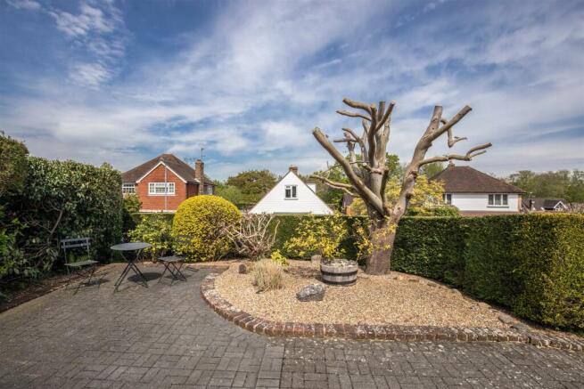 The Cottage 15 Claremont Rise9.jpg