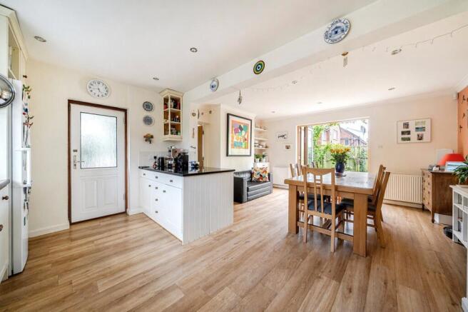 Kitchen/Dining