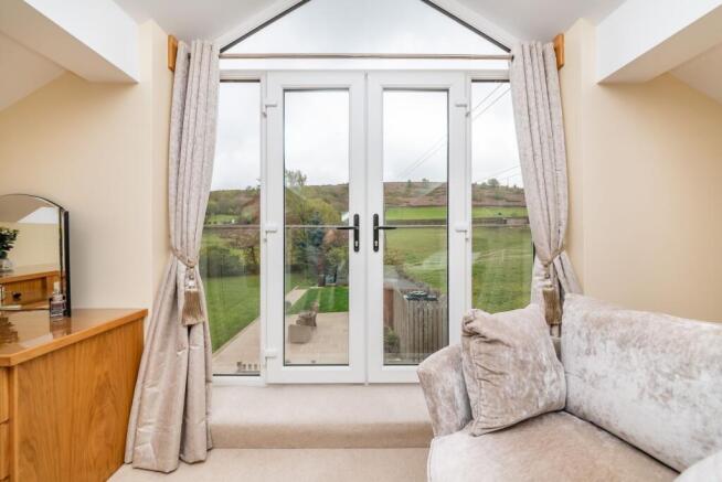4 bed Detached for sale Image 12