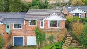 57, Carisbrooke Avenue, High Wycombe HP12 4NL