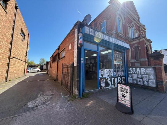 Commercial Unit To Let ¿ Former Barber Shop