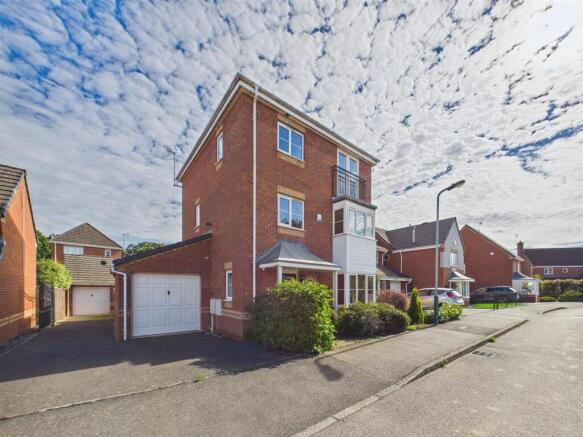 Approach/ Driveway & Garage