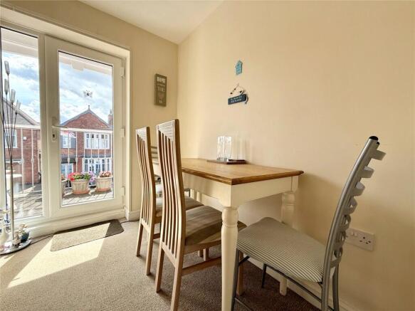 2 bed Apartment for sale Image 4