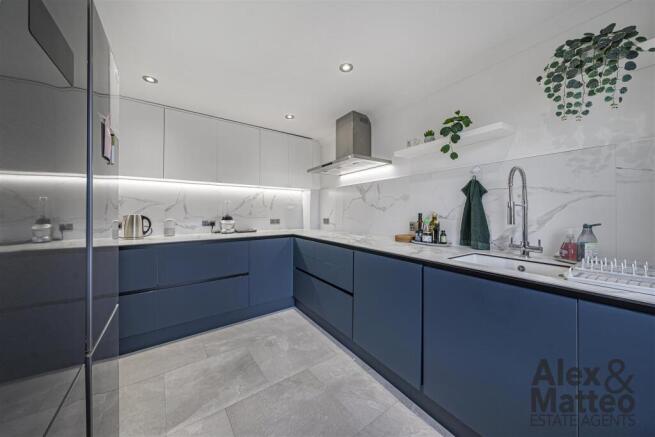 Tideway Court
