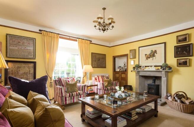 5 bed Detached for sale Image 5