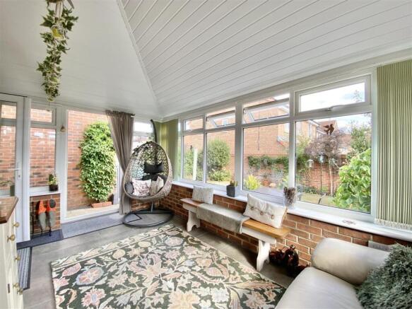 4 bed Detached for sale Image 7