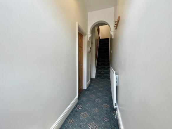 3 bed Terraced to rent Image 4