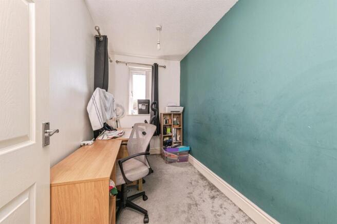 4 bed Detached for sale Image 11