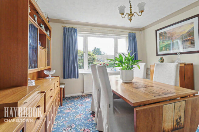 4 bed Detached for sale Image 9