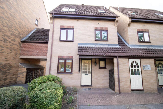 1 bedroom Ground Floor Flat for rent