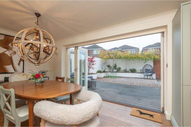 5 bed Detached for sale Image 7