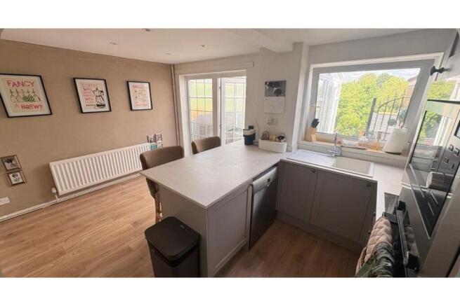 Kitchen/Dining Room